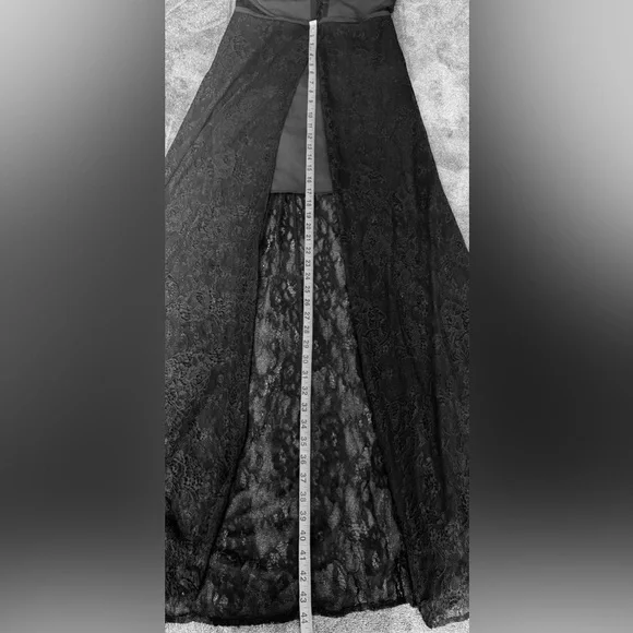 Windsor Women’s Black Lace High Low Dress, Medium. Pre-Owned Good - Picture 10 of 12